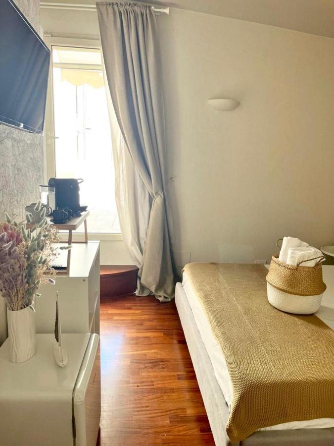 Apulia Journey - Manzoni 11 Hotel บารี ภายนอก รูปภาพ